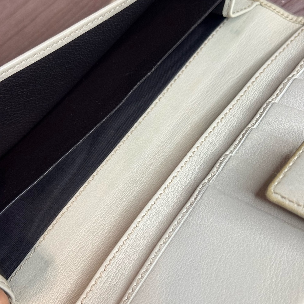 Gucci Beige GG Canvas Continental Wallet with Gold Double G - Picture 6 of 12